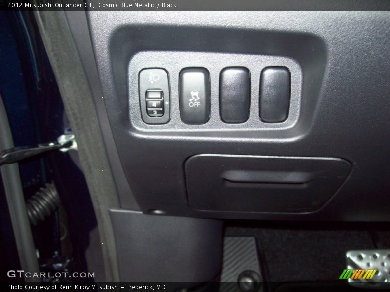 Cosmic Blue Metallic / Black 2012 Mitsubishi Outlander GT
