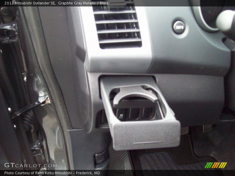 Graphite Gray Metallic / Black 2012 Mitsubishi Outlander SE