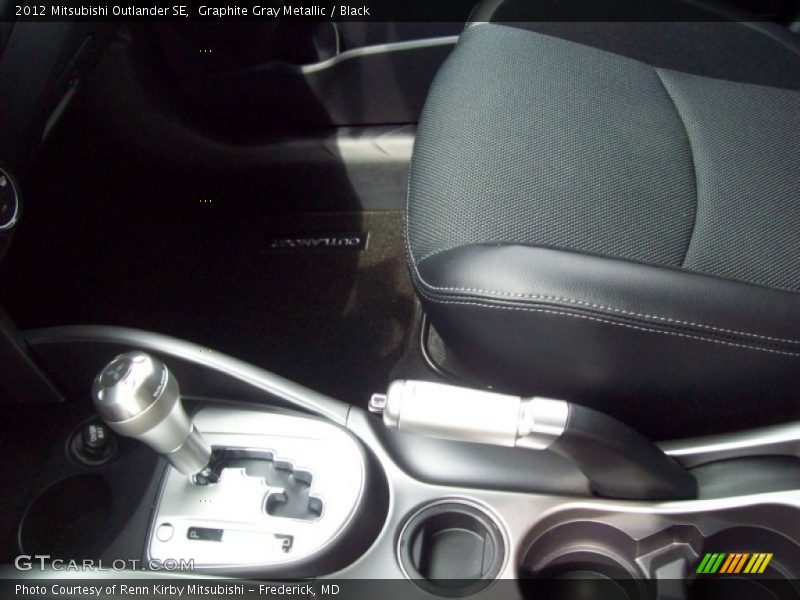 Graphite Gray Metallic / Black 2012 Mitsubishi Outlander SE