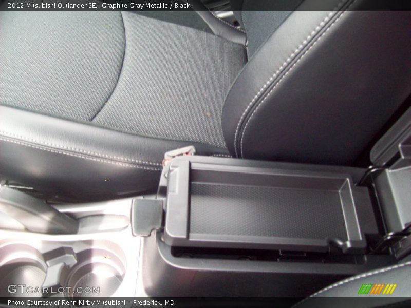 Graphite Gray Metallic / Black 2012 Mitsubishi Outlander SE