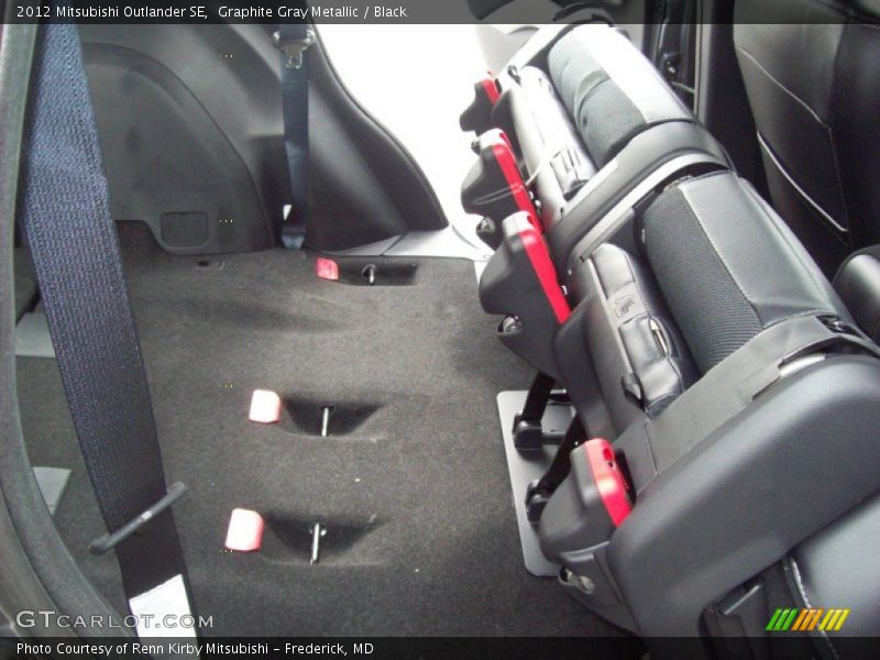 Graphite Gray Metallic / Black 2012 Mitsubishi Outlander SE