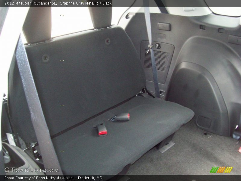 Graphite Gray Metallic / Black 2012 Mitsubishi Outlander SE