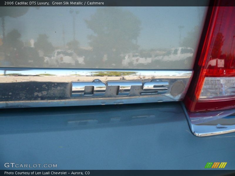 Green Silk Metallic / Cashmere 2006 Cadillac DTS Luxury