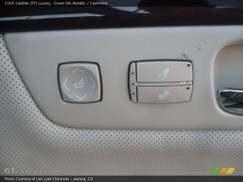 Green Silk Metallic / Cashmere 2006 Cadillac DTS Luxury