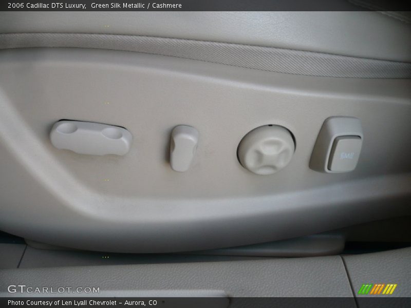 Green Silk Metallic / Cashmere 2006 Cadillac DTS Luxury