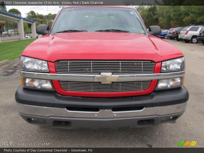 Victory Red / Dark Charcoal 2003 Chevrolet Avalanche 1500 4x4