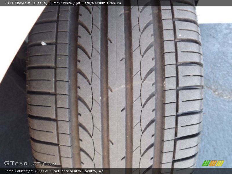 Summit White / Jet Black/Medium Titanium 2011 Chevrolet Cruze LS