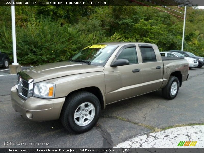 Light Khaki Metallic / Khaki 2007 Dodge Dakota SLT Quad Cab 4x4