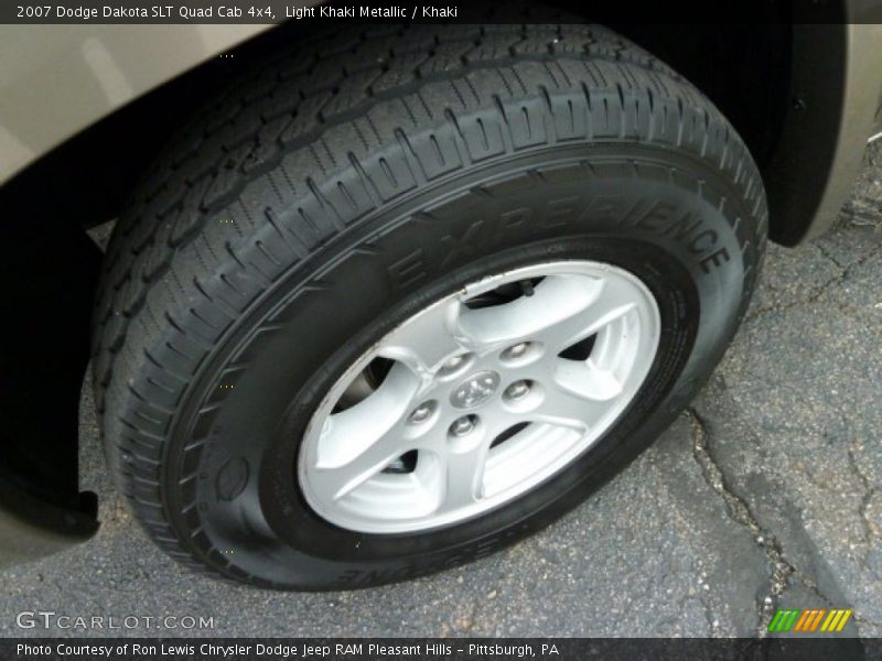 Light Khaki Metallic / Khaki 2007 Dodge Dakota SLT Quad Cab 4x4