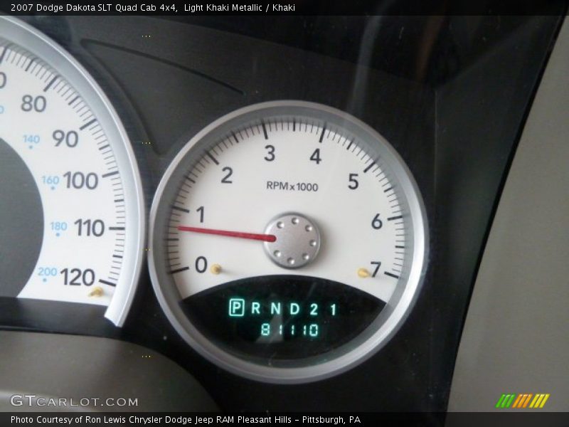 Light Khaki Metallic / Khaki 2007 Dodge Dakota SLT Quad Cab 4x4