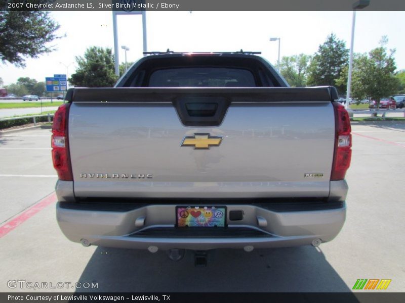 Silver Birch Metallic / Ebony 2007 Chevrolet Avalanche LS