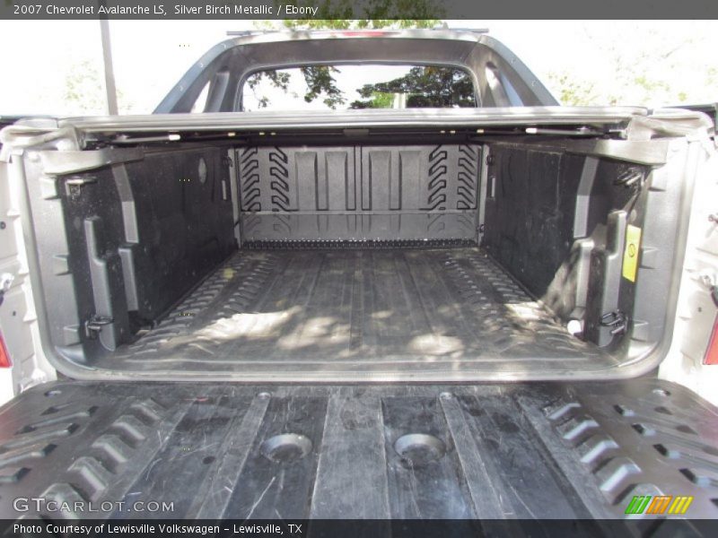 Silver Birch Metallic / Ebony 2007 Chevrolet Avalanche LS