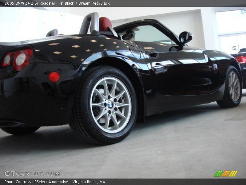 Jet Black / Dream Red/Black 2005 BMW Z4 2.5i Roadster