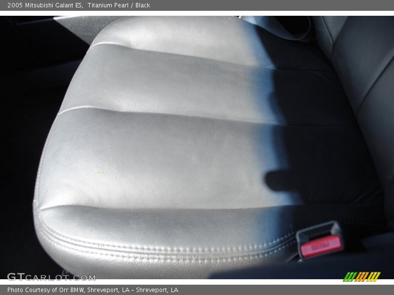 Titanium Pearl / Black 2005 Mitsubishi Galant ES