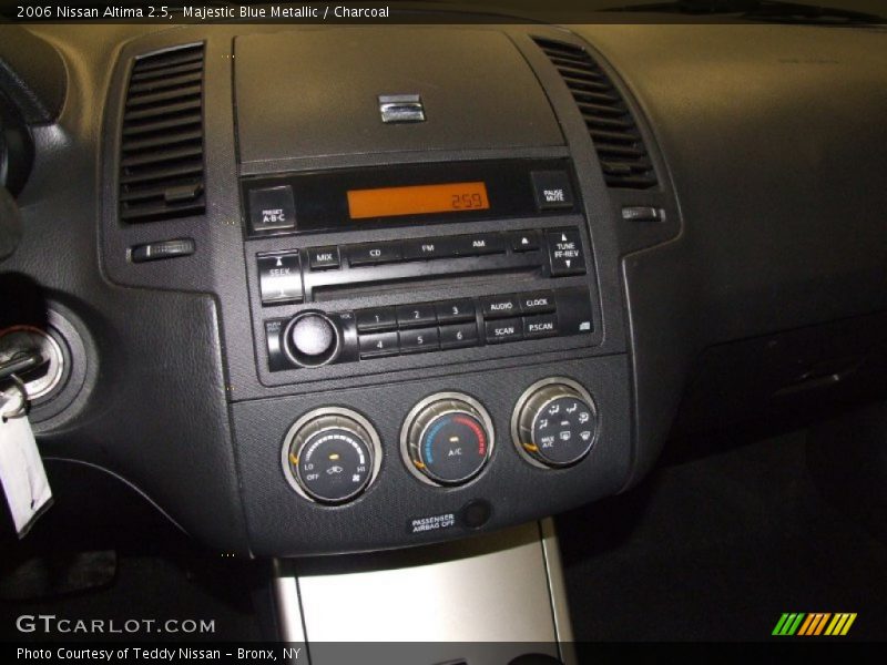 Majestic Blue Metallic / Charcoal 2006 Nissan Altima 2.5
