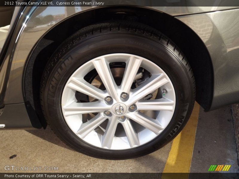 Cypress Green Pearl / Ivory 2012 Toyota Camry XLE V6