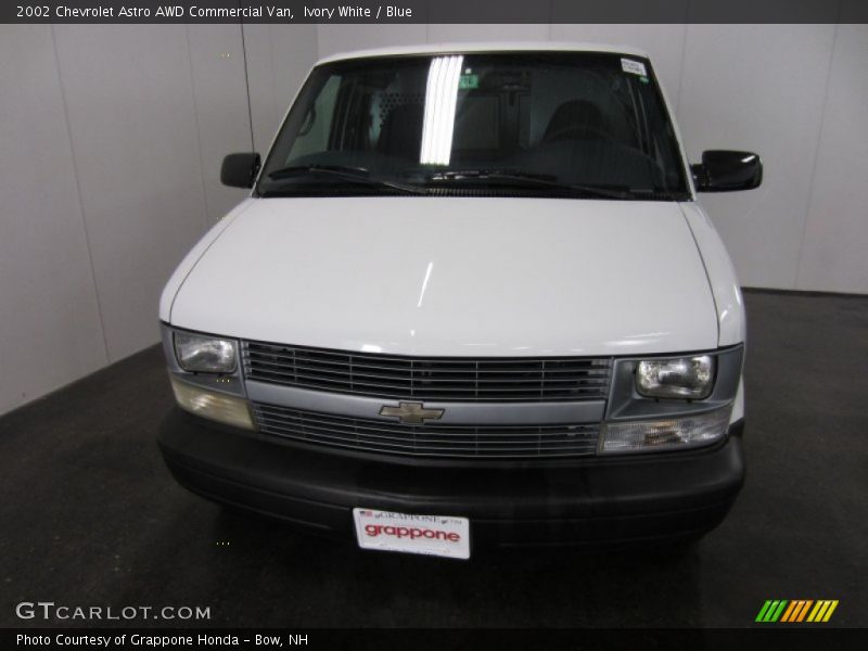 Ivory White / Blue 2002 Chevrolet Astro AWD Commercial Van