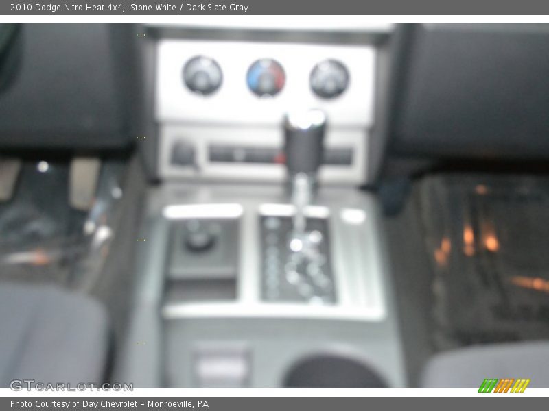 Stone White / Dark Slate Gray 2010 Dodge Nitro Heat 4x4