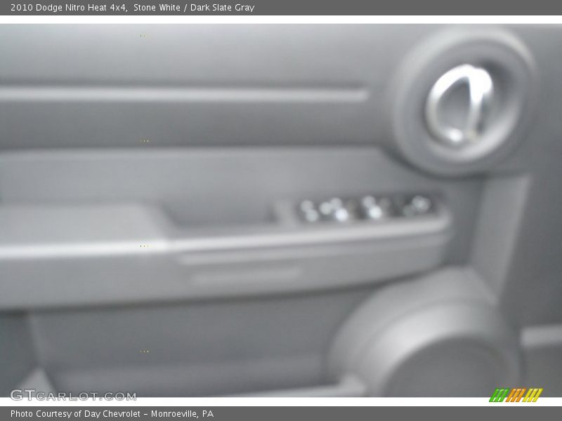 Stone White / Dark Slate Gray 2010 Dodge Nitro Heat 4x4
