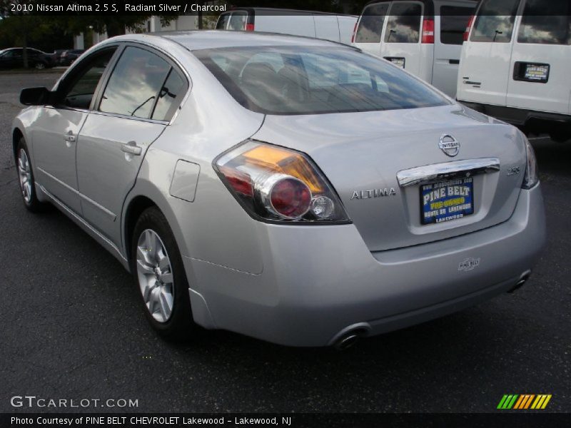 Radiant Silver / Charcoal 2010 Nissan Altima 2.5 S