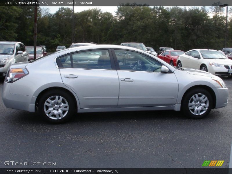 Radiant Silver / Charcoal 2010 Nissan Altima 2.5 S