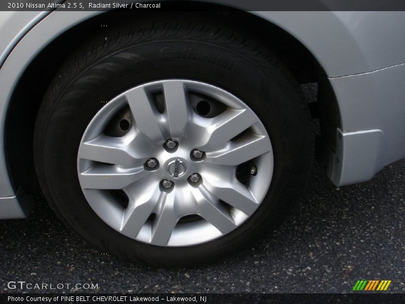 Radiant Silver / Charcoal 2010 Nissan Altima 2.5 S