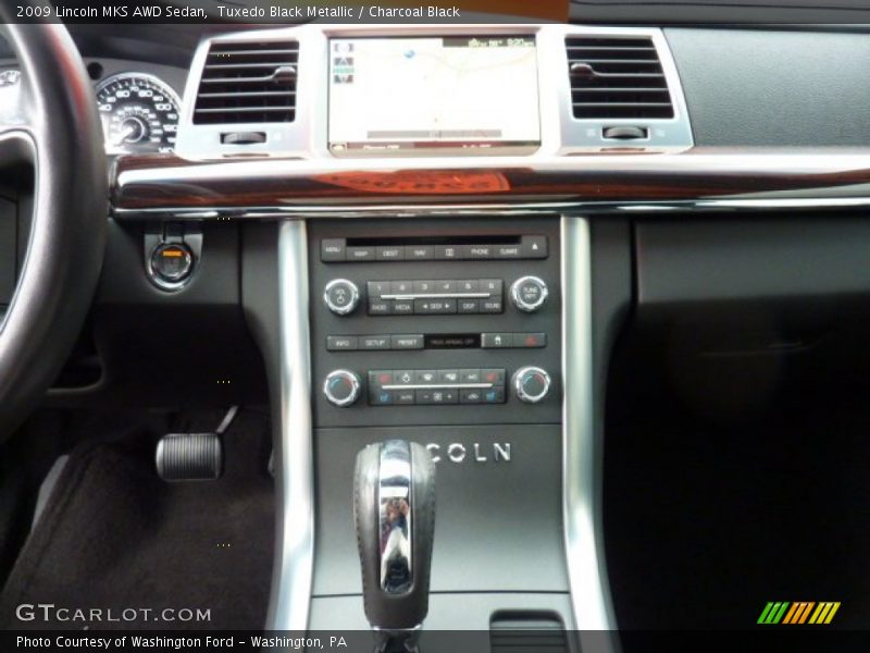 Tuxedo Black Metallic / Charcoal Black 2009 Lincoln MKS AWD Sedan