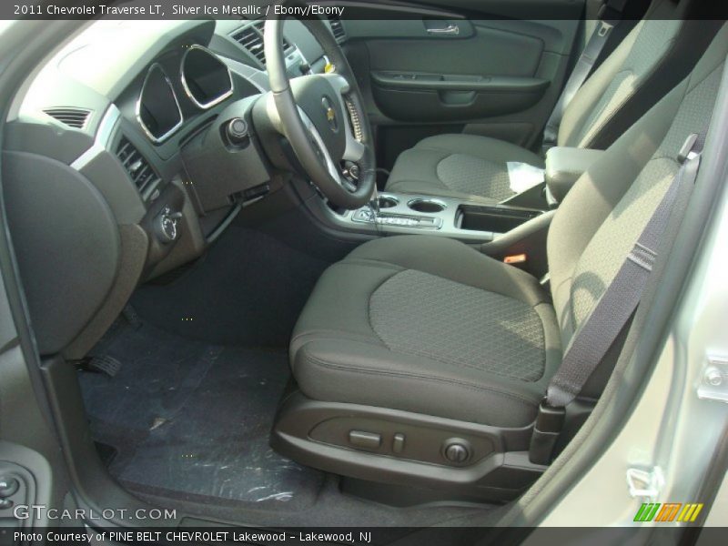Silver Ice Metallic / Ebony/Ebony 2011 Chevrolet Traverse LT