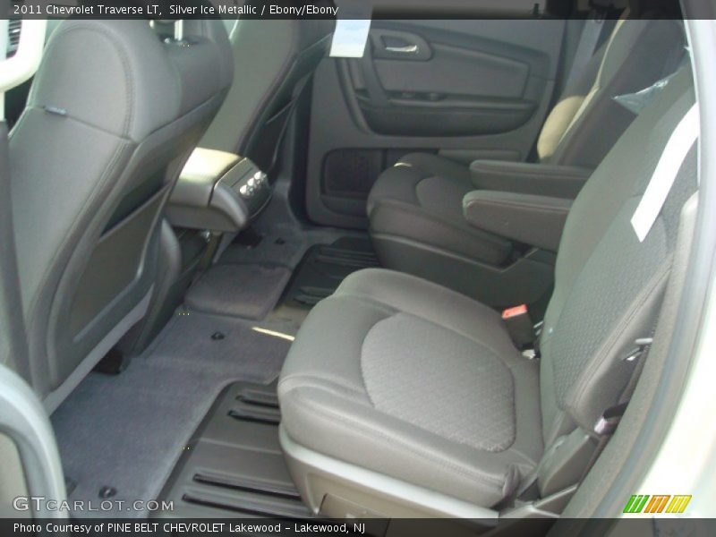 Silver Ice Metallic / Ebony/Ebony 2011 Chevrolet Traverse LT
