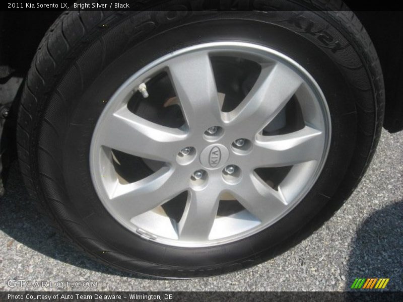 Bright Silver / Black 2011 Kia Sorento LX