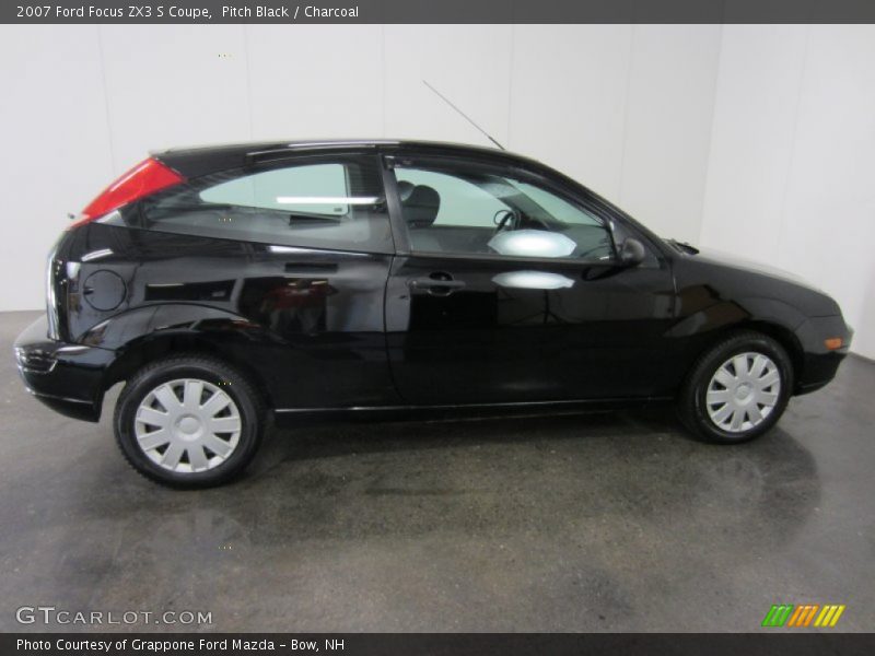 Pitch Black / Charcoal 2007 Ford Focus ZX3 S Coupe