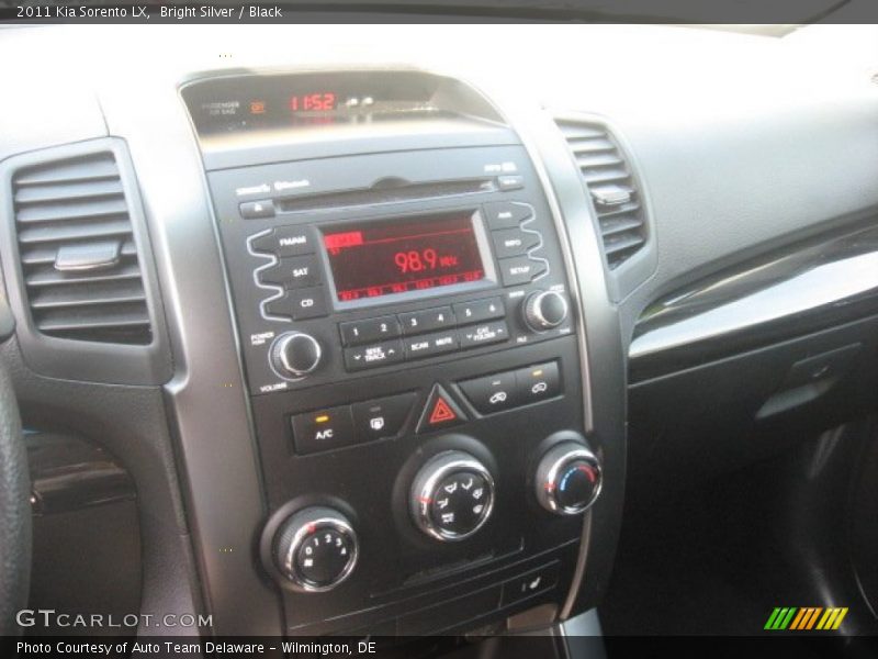 Bright Silver / Black 2011 Kia Sorento LX