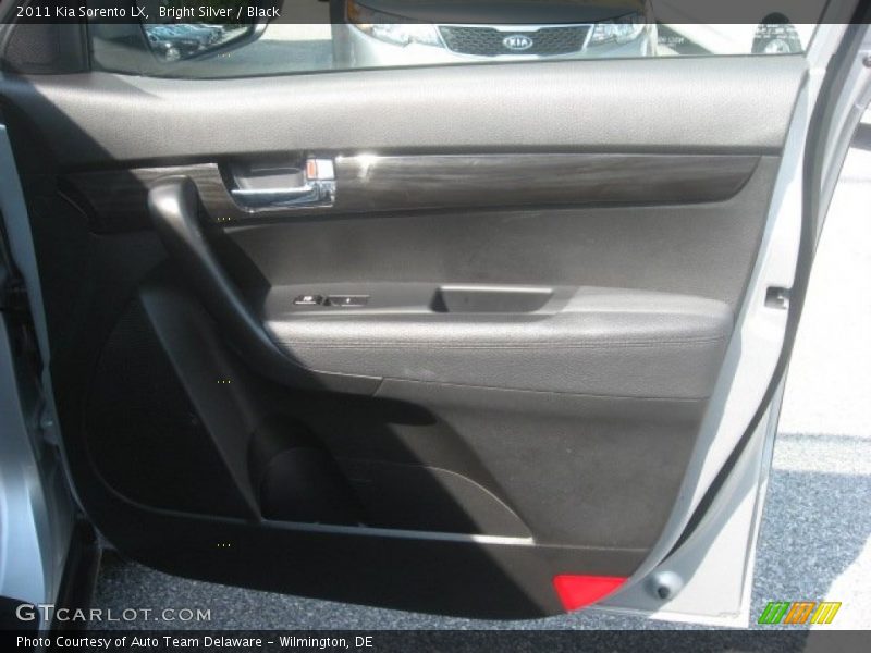 Bright Silver / Black 2011 Kia Sorento LX