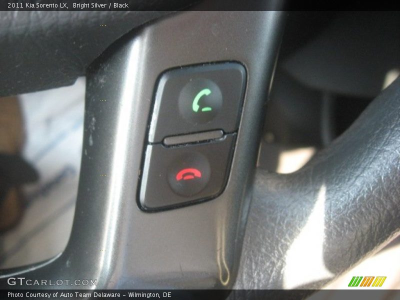 Bright Silver / Black 2011 Kia Sorento LX
