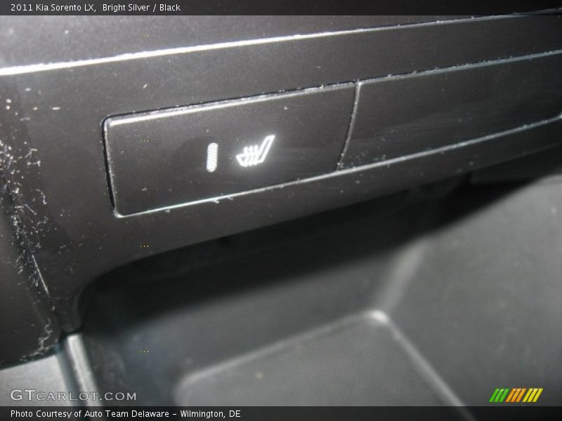 Bright Silver / Black 2011 Kia Sorento LX
