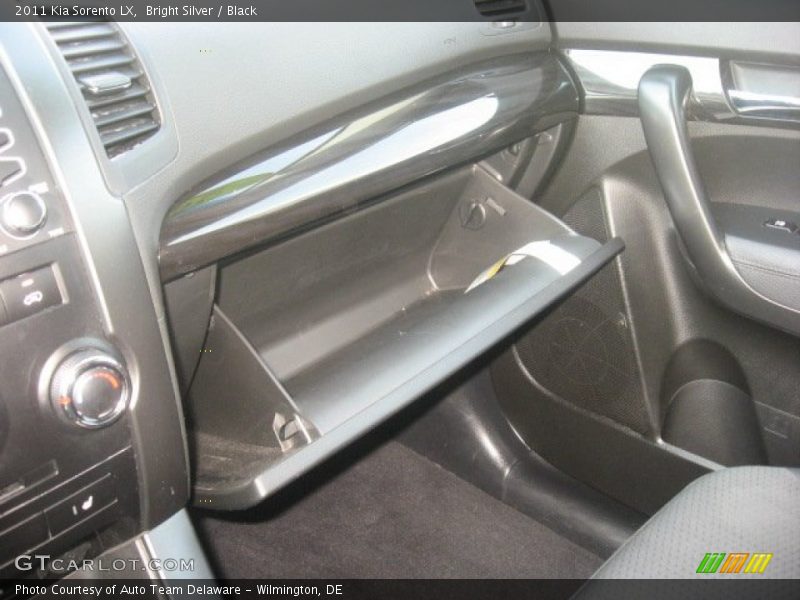 Bright Silver / Black 2011 Kia Sorento LX