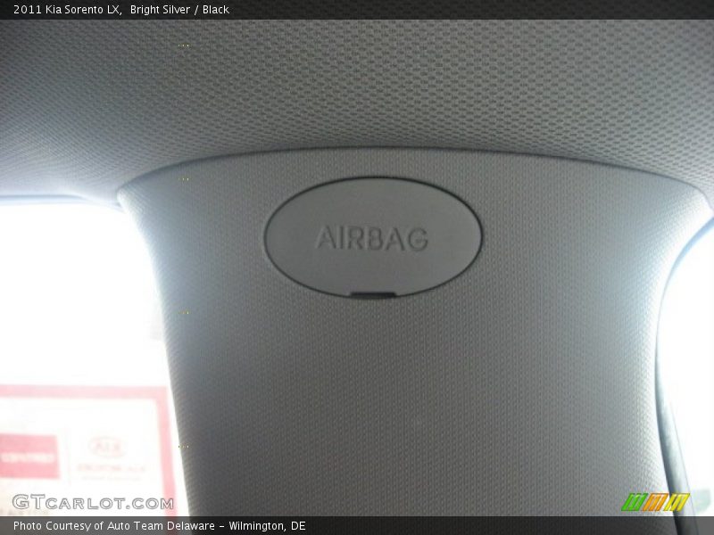 Bright Silver / Black 2011 Kia Sorento LX