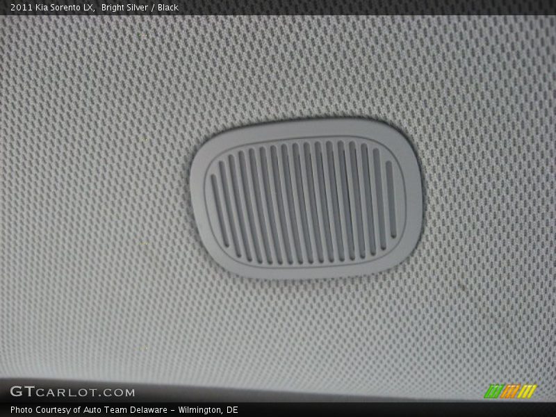 Bright Silver / Black 2011 Kia Sorento LX