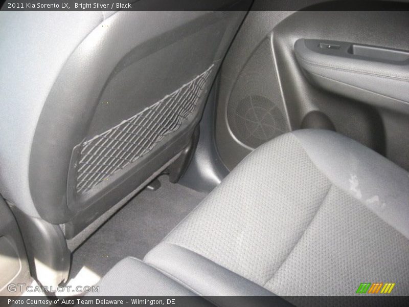 Bright Silver / Black 2011 Kia Sorento LX