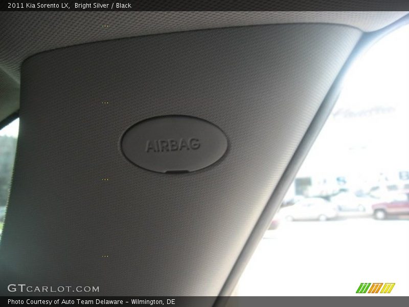 Bright Silver / Black 2011 Kia Sorento LX