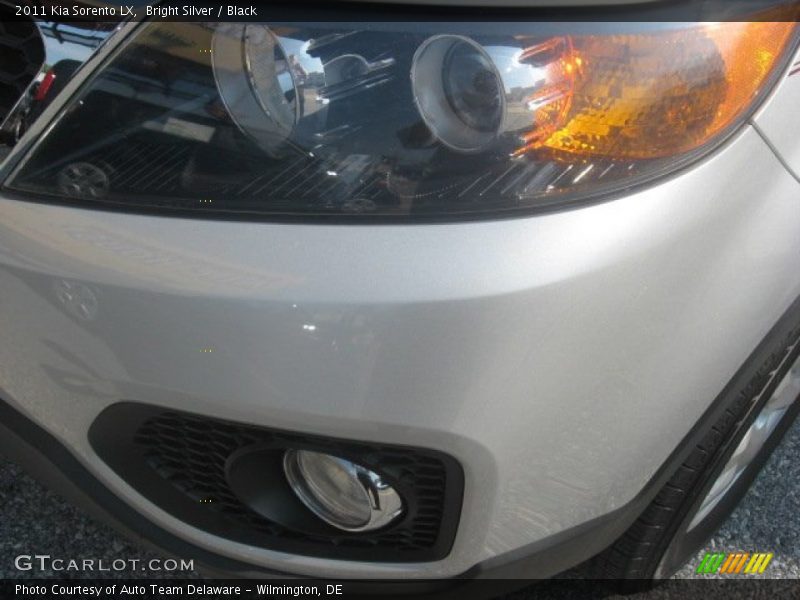 Bright Silver / Black 2011 Kia Sorento LX