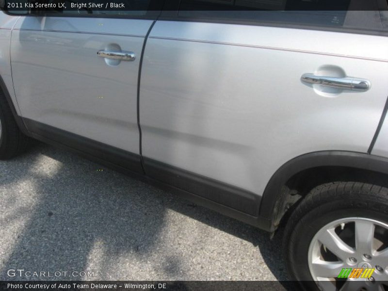 Bright Silver / Black 2011 Kia Sorento LX