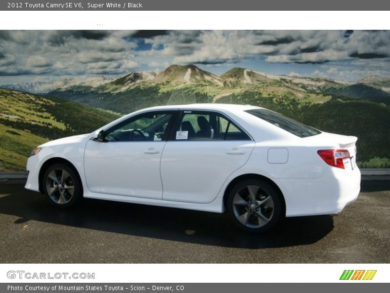 Super White / Black 2012 Toyota Camry SE V6