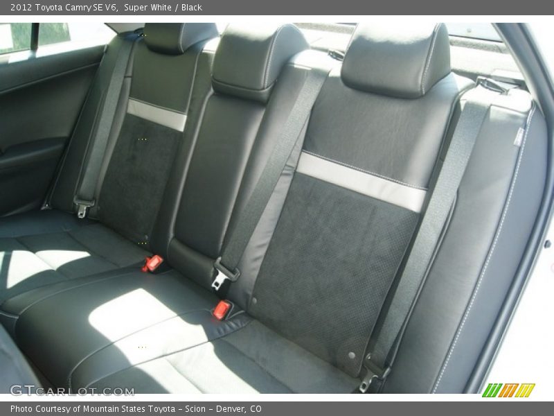 Super White / Black 2012 Toyota Camry SE V6