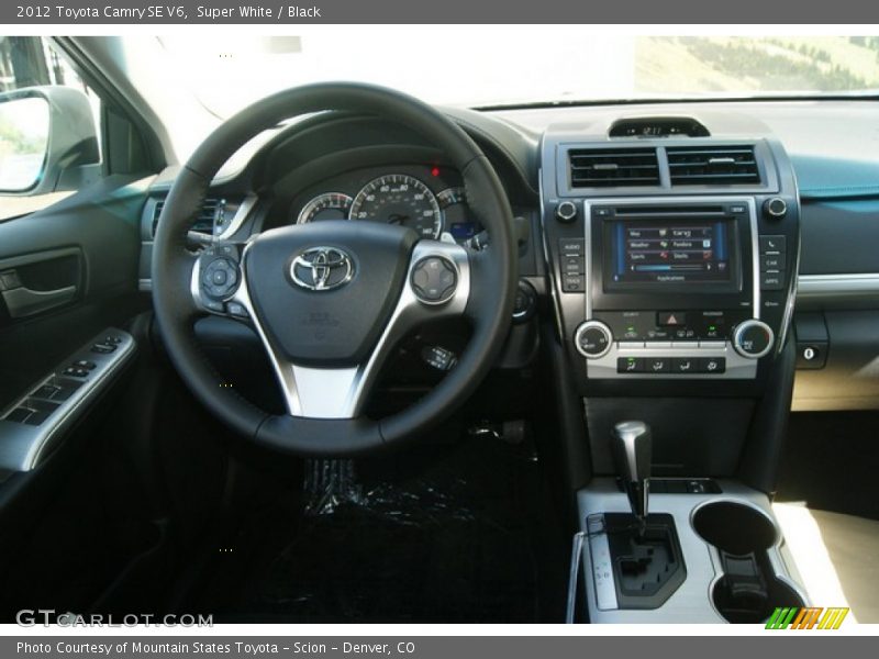 Super White / Black 2012 Toyota Camry SE V6