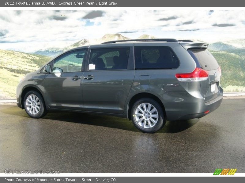 Cypress Green Pearl / Light Gray 2012 Toyota Sienna LE AWD
