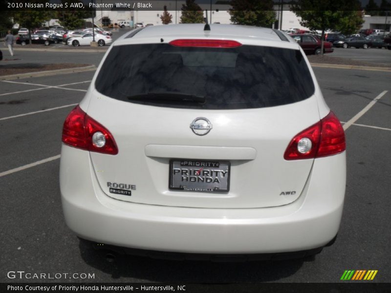 Phantom White / Black 2010 Nissan Rogue S AWD