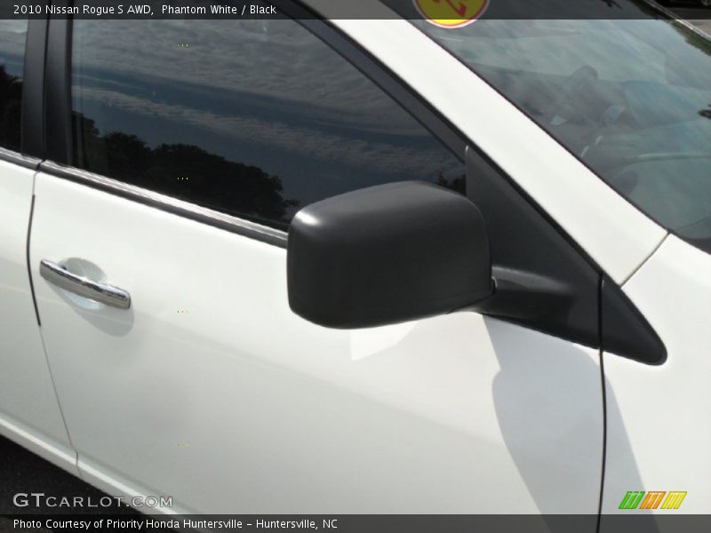 Phantom White / Black 2010 Nissan Rogue S AWD
