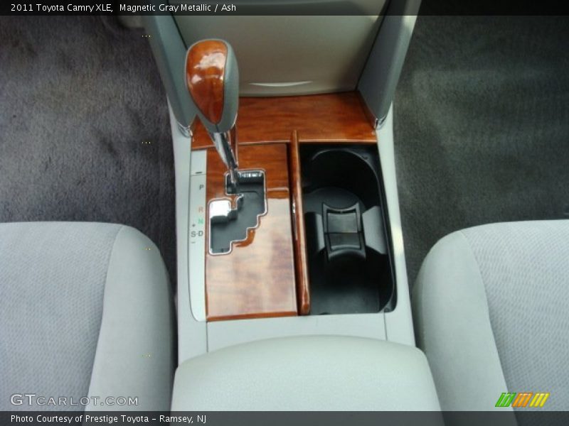 Magnetic Gray Metallic / Ash 2011 Toyota Camry XLE