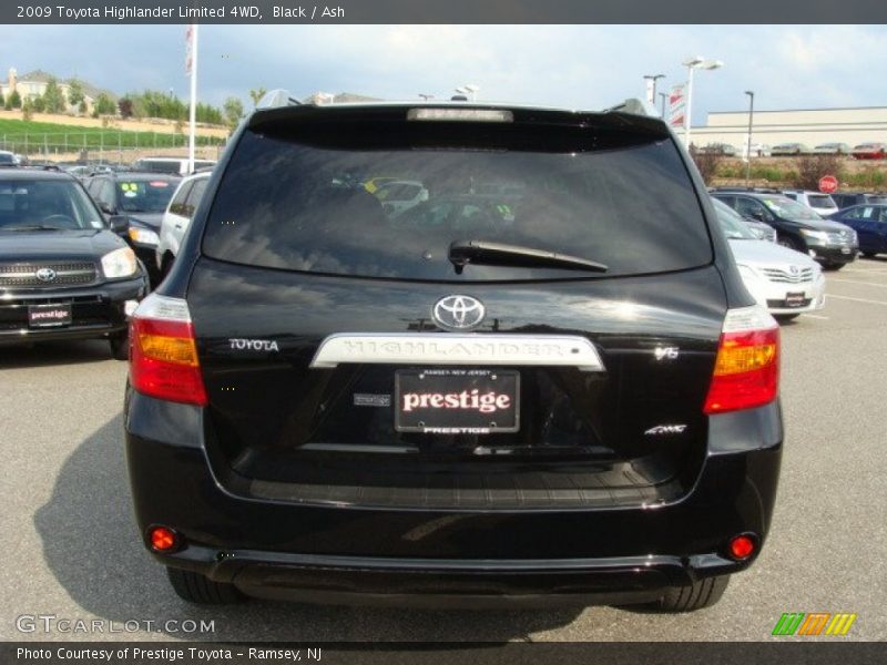 Black / Ash 2009 Toyota Highlander Limited 4WD
